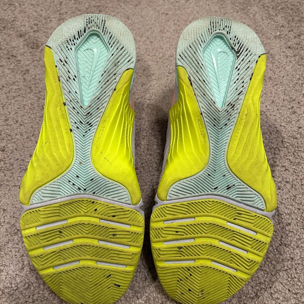 Nike Metcon Women's Peach and Neon Yellow Athletic Shoes - Picture 7 of 7
